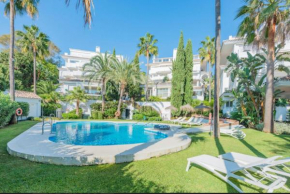 Apartment with sea views Puente Romana Area - Golden Mile Marbella